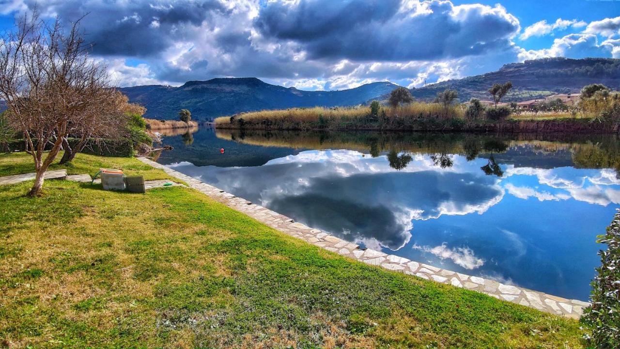 Temo River House Romantic Balcony And Peaceful Retreat In The Heart Of Bosa Buitenkant foto