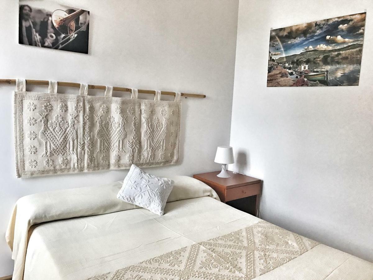 Temo River House Romantic Balcony And Peaceful Retreat In The Heart Of Bosa Buitenkant foto